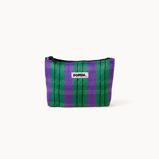 Fonda Mid Flat envelope purse and bag-in-bag made from GRS certified recycled nylon designed in Belgium conscious manufacturing India design studio Dear Johny