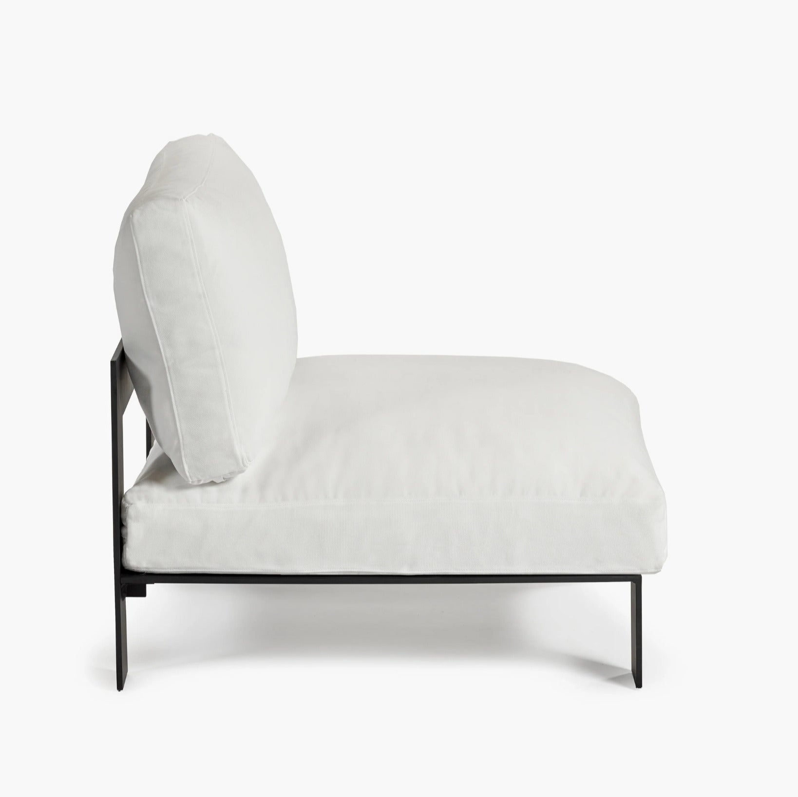 Serax Bea Mombaers Bench one seater with cushion outdoor snow white powder coated aluminum frame minimalist luxury garden lounger modern patio furniture Belgian design Dear Johny
